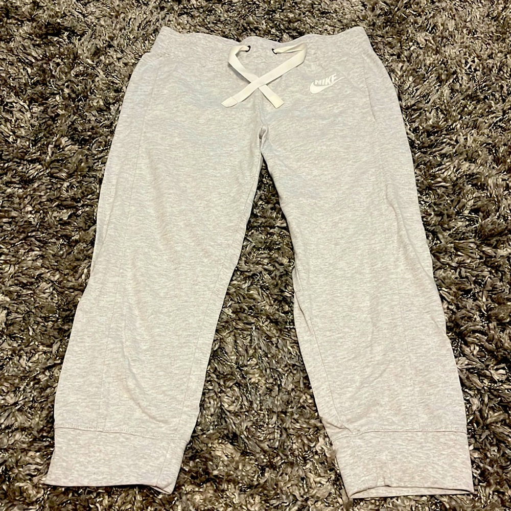 Nike - women’s grey capris sweatpants